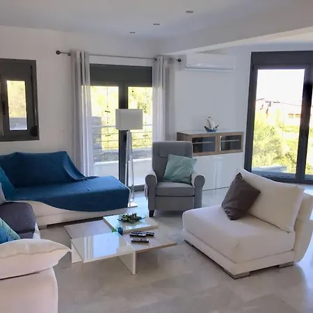 Luxury By The Sea