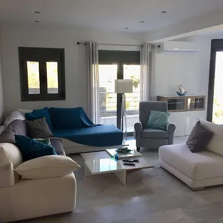 Апартаменты Luxury By The Sea Волос
