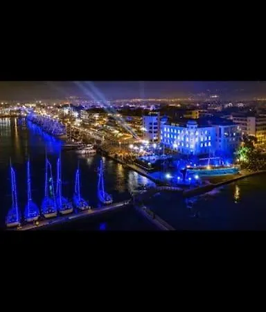 아파트 Luxury By The Sea *